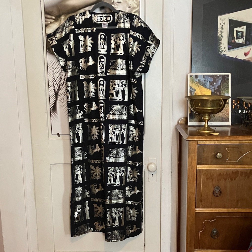 ✨Vintage Made in Egypt Hieroglyphic Maxi Dress
Gold Print 100% Cotton Boxy Fit